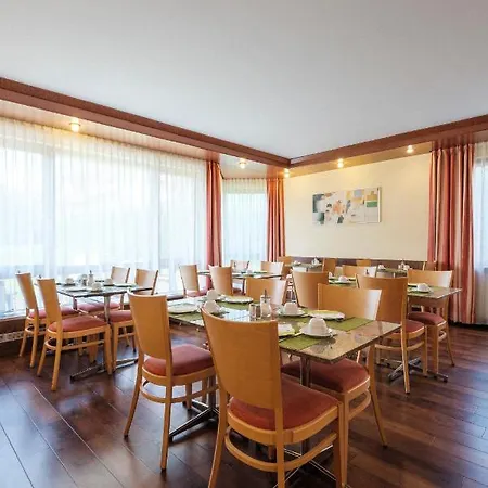 Hotel Flora Möhringen 3*