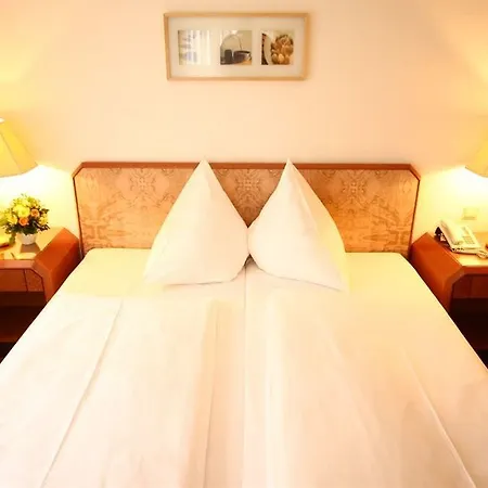 Flora Moehringen Hotel 3*