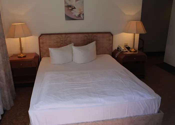 Flora Moehringen Hotel 3*