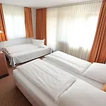 莫林根弗洛拉酒店 3*