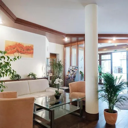 Hotel Flora Moehringen 3*