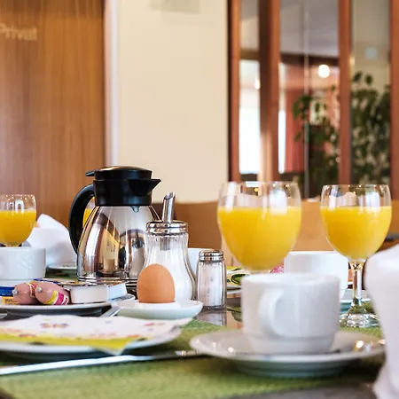 Flora Moehringen Hotel 3*
