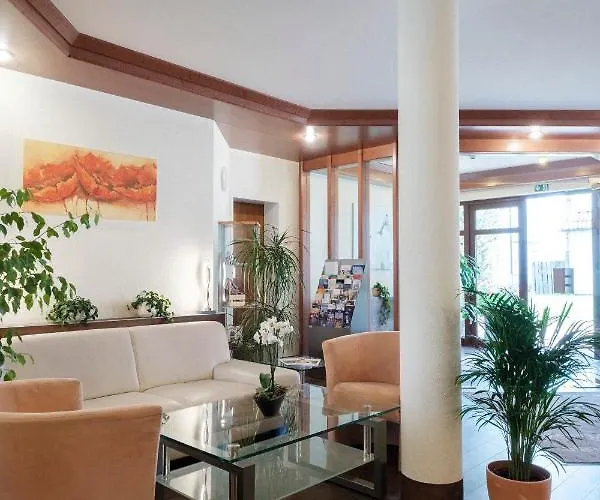 Hotell Flora Möhringen 3*