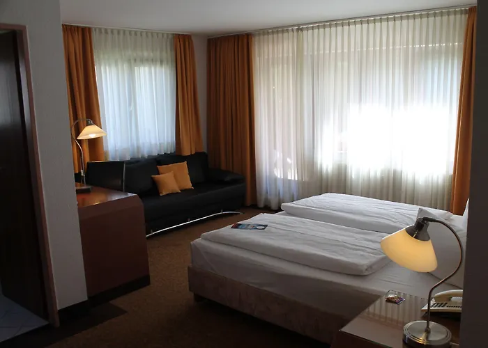 Flora Möhringen Hotell 3*