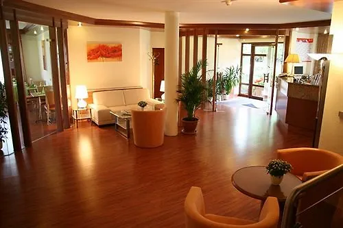 Flora Moehringen Otel 3*