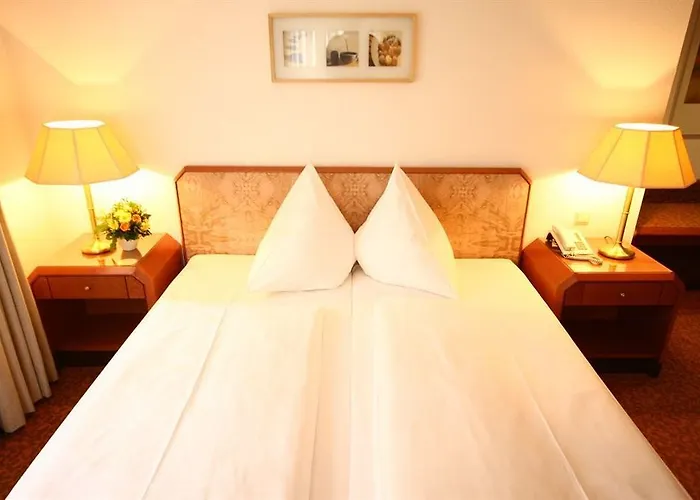 Flora Moehringen Hotel 3*