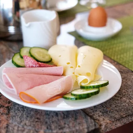 Flora Moehringen Szálloda 3*