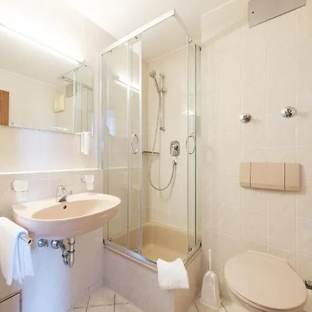 Flora Moehringen 3* Stuttgart