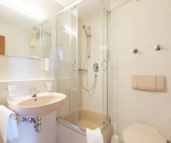 Flora Moehringen 호텔