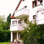 Flora Moehringen 3* שטוטגרט