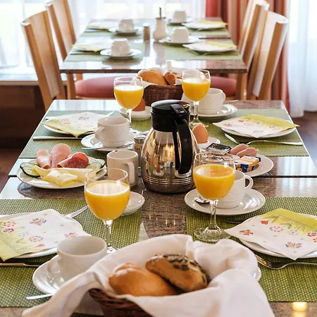 Flora Moehringen מלון